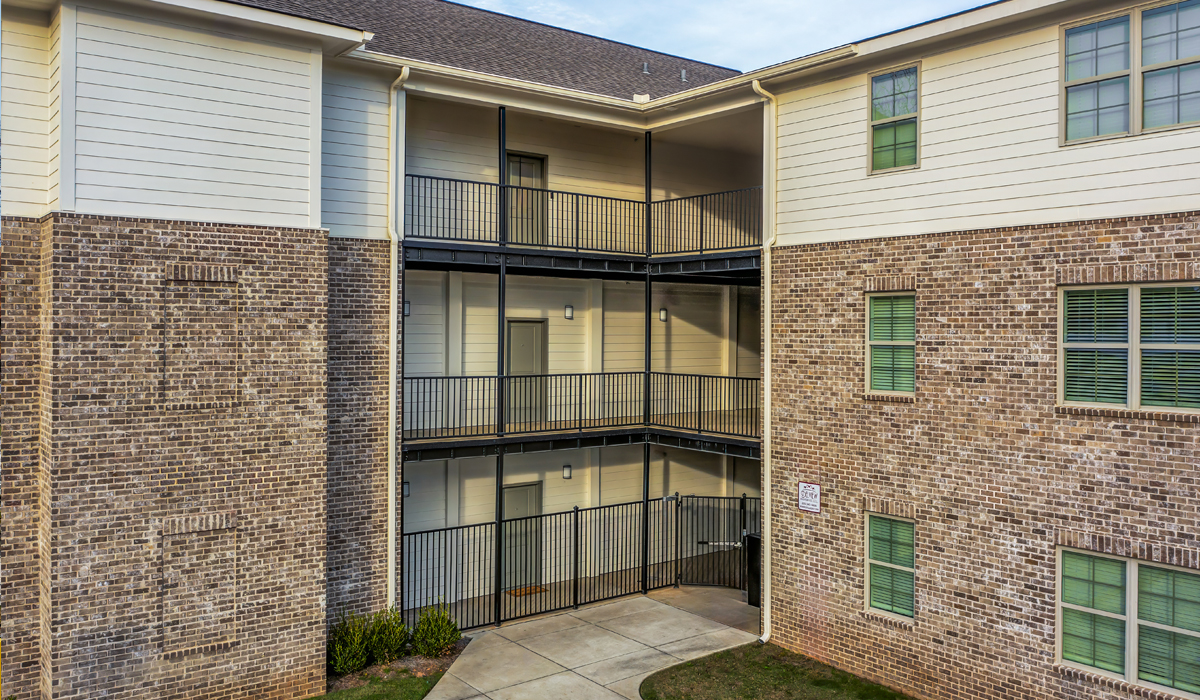 Ainsworth Apartments